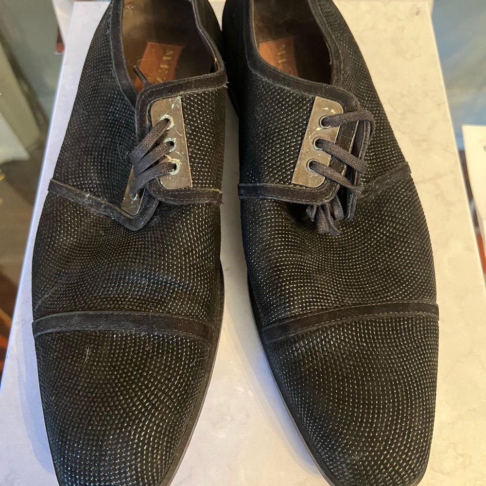 Sparkly dress shoes